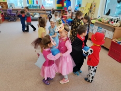 Karneval ve Sluníčkách